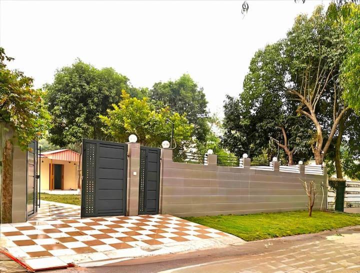 A2 Villa By Jmd - Peaceful Stay Near Expo Mart 그레이터 노이다 외부 사진
